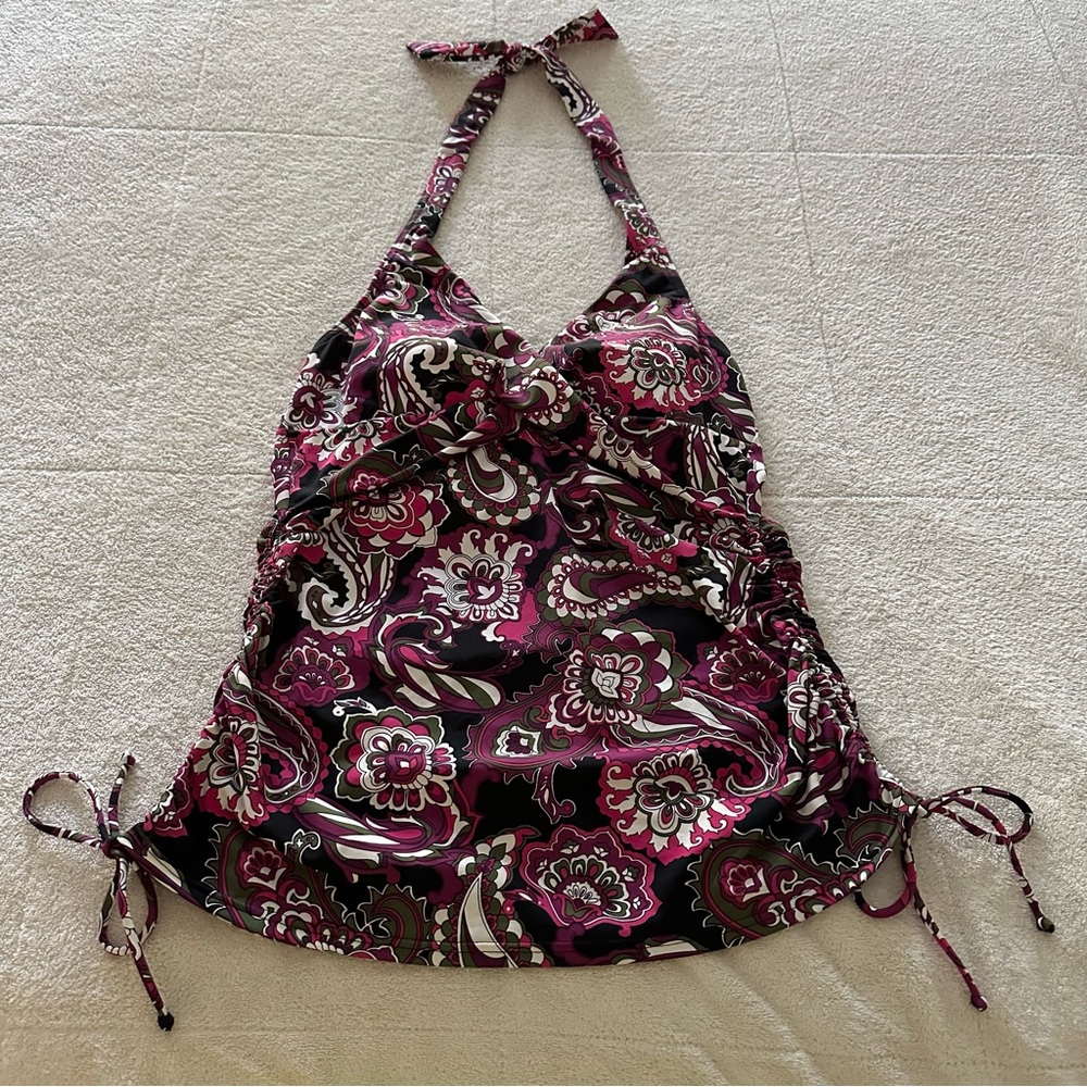 Lands’ End Halter Tankini Swim Top with adjustable side ties. Pink black paisley